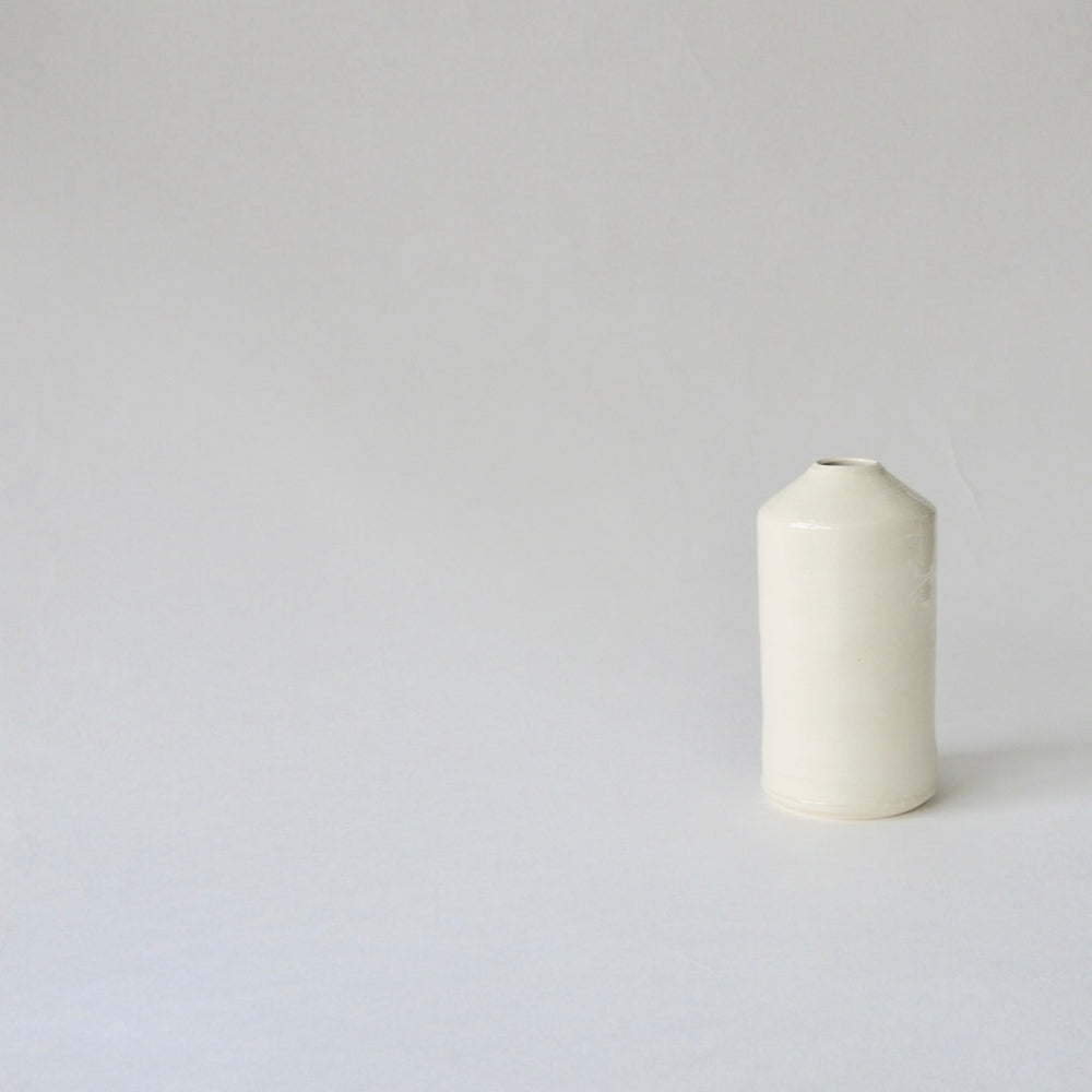 中里花子　一輪挿/白