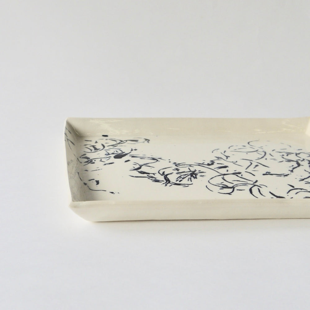 中里花子　長方皿/糸模様