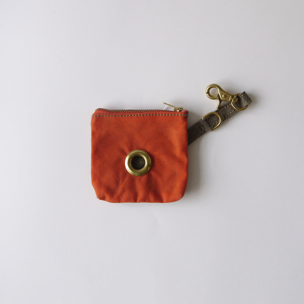 
            
                Load image into Gallery viewer, FOUND MY ANIMAL Orange Waxed Cotton Canvas Poop Bag Dispenser【キャンバスポーチ】
            
        