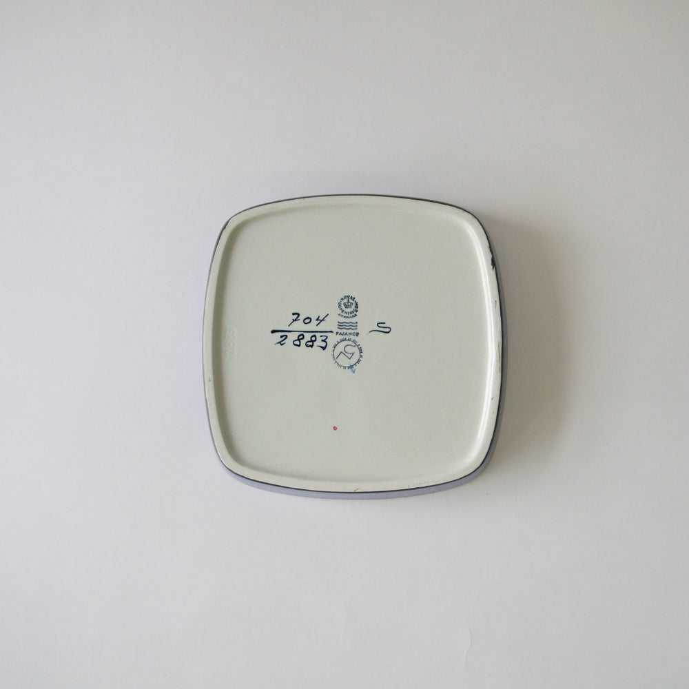 
            
                Load image into Gallery viewer, 1960&amp;#39;s Vintage Royal Copenhagen earthenware dish by Nils Thorsso
            
        