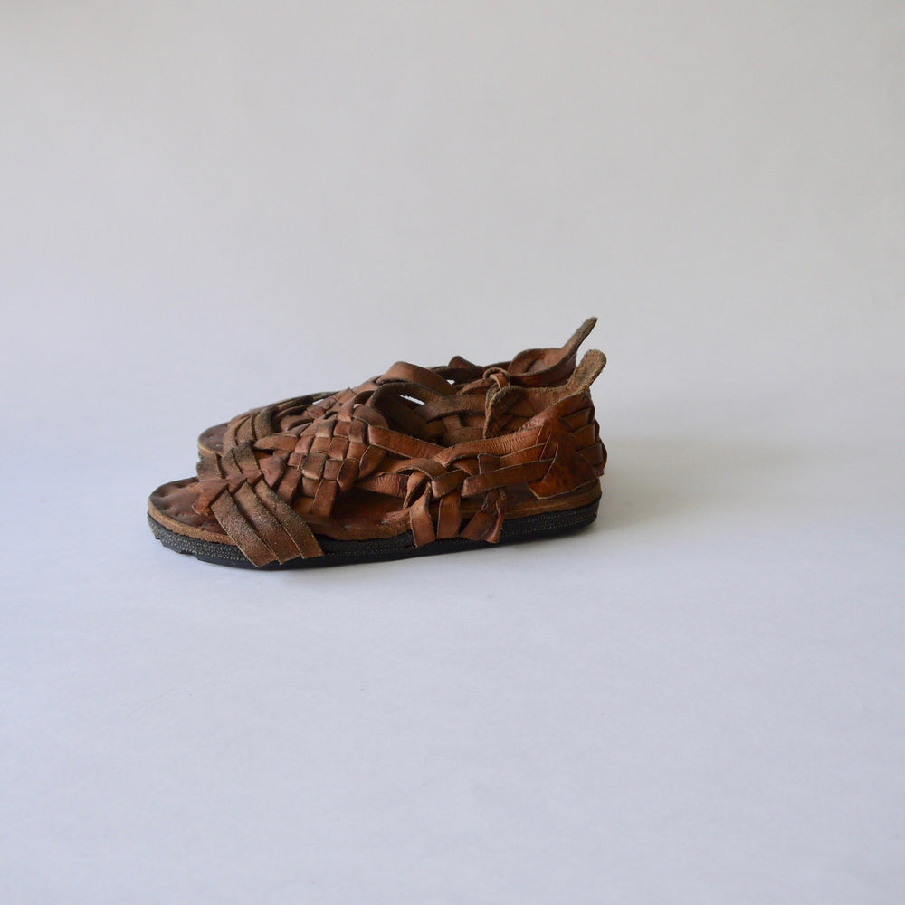 
            
                Load image into Gallery viewer, Vintage Mexican Sandals (SMALL)
            
        