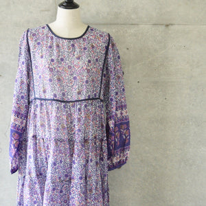 
            
                Load image into Gallery viewer, INDIA COTTON HAND PRINT KAFTAN DRESS ( pink and purple small flower)
            
        